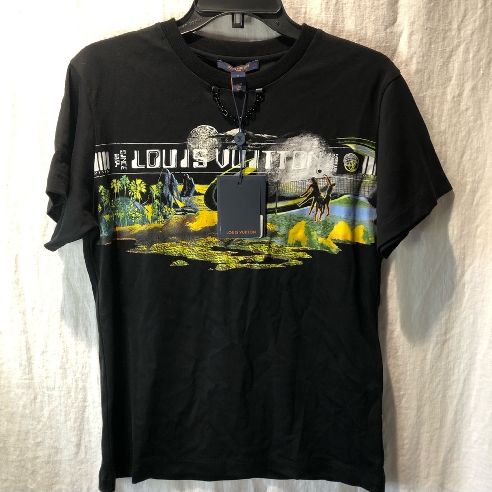 NWT Louis Vuitton Mens black tee graphic print black chain neck detail size S